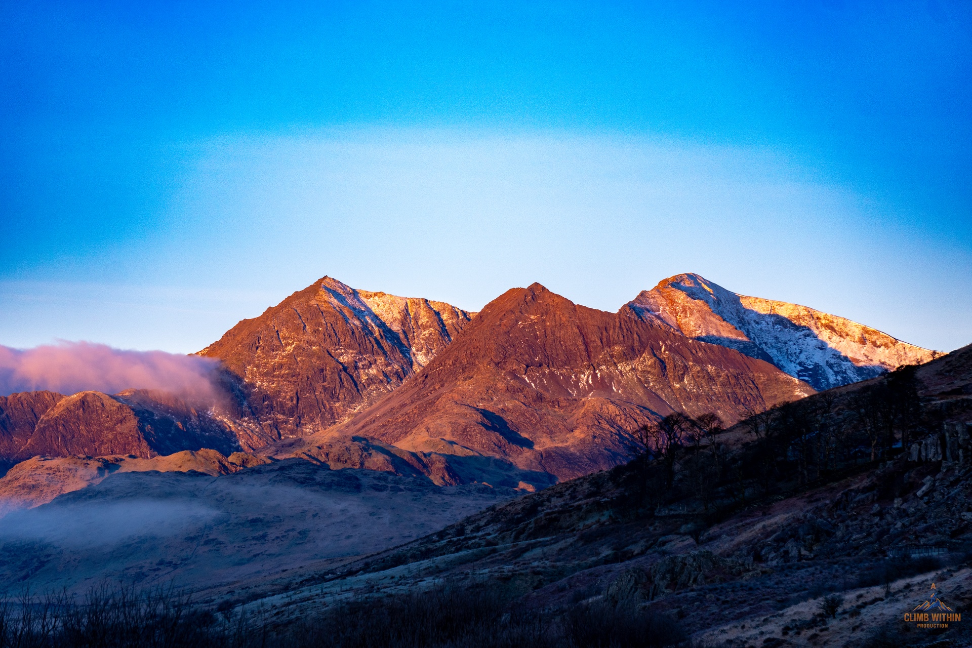 Snowdon Massif panoramic view from the ridge